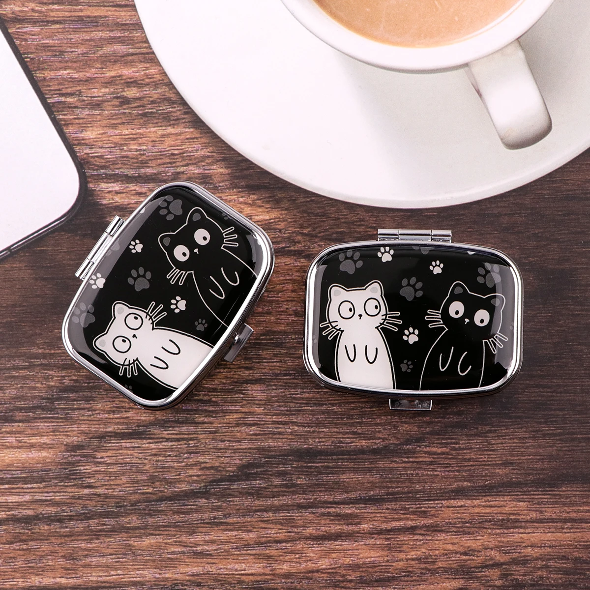 Cartoon Black And White Cat Tr - Travel Accessories In Bulk reseña y precio
